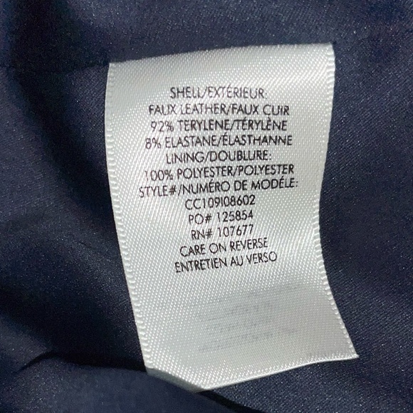 ALICE + OLIVIA | Metallic Conry Vegan Leather Cuff Shorts in Purple | Size 6 - Picture 10 of 10